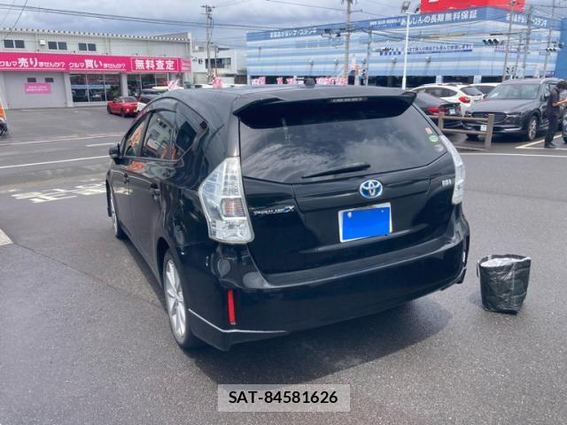 Toyota PRIUS ALPHA 2012-07 8368238-4