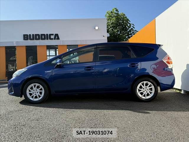 Toyota PRIUS ALPHA 2017-10 8368228-10