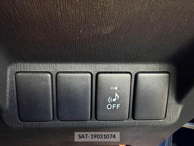 Toyota PRIUS ALPHA 2017-10 8368228-22