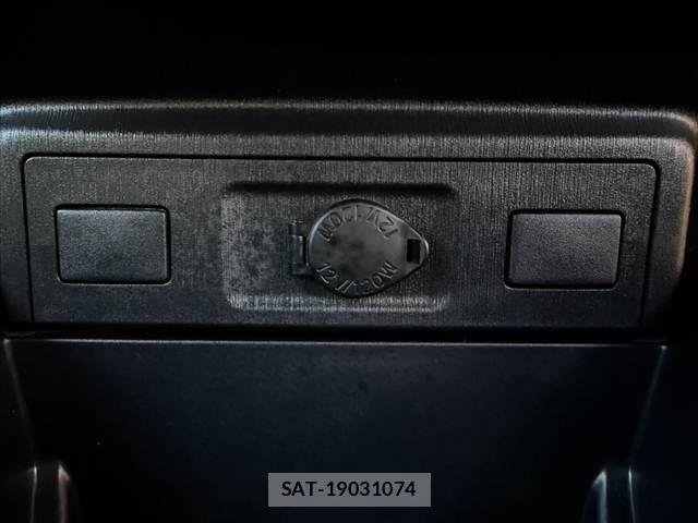 Toyota PRIUS ALPHA 2017-10 8368228-26
