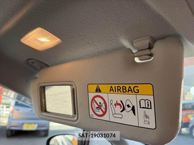 Toyota PRIUS ALPHA 2017-10 8368228-29