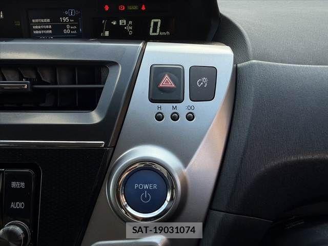 Toyota PRIUS ALPHA 2017-10 8368228-5