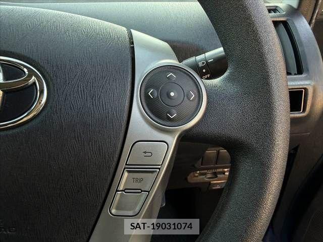 Toyota PRIUS ALPHA 2017-10 8368228-6