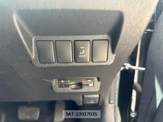 Toyota PRIUS ALPHA 2015-05 8368232-10