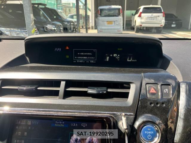 Toyota PRIUS ALPHA 2016-02 8368227-19