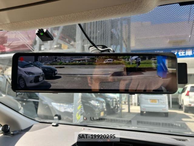 Toyota PRIUS ALPHA 2016-02 8368227-20