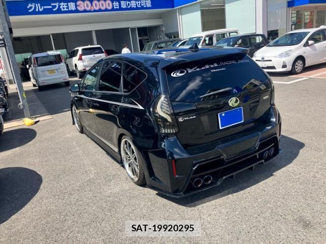 Toyota PRIUS ALPHA 2016-02 8368227-4