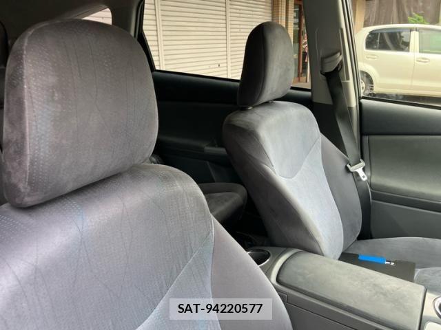 Toyota PRIUS ALPHA 2012-01 8368237-12