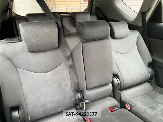 Toyota PRIUS ALPHA 2012-01 8368237-13