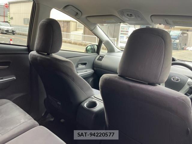 Toyota PRIUS ALPHA 2012-01 8368237-14