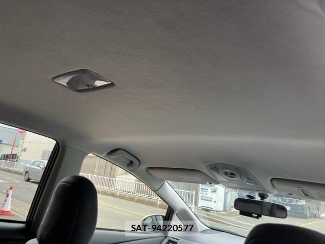 Toyota PRIUS ALPHA 2012-01 8368237-15
