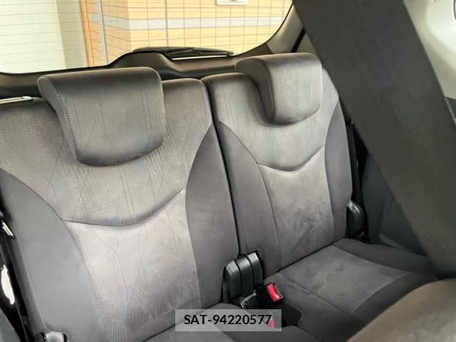 Toyota PRIUS ALPHA 2012-01 8368237-16