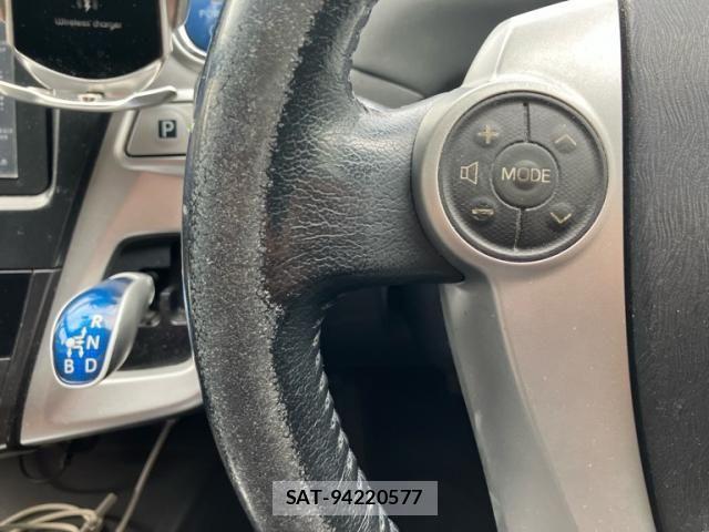 Toyota PRIUS ALPHA 2012-01 8368237-18