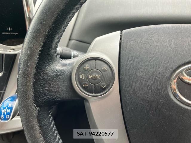 Toyota PRIUS ALPHA 2012-01 8368237-19