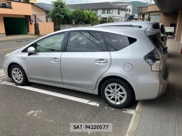 Toyota PRIUS ALPHA 2012-01 8368237-2
