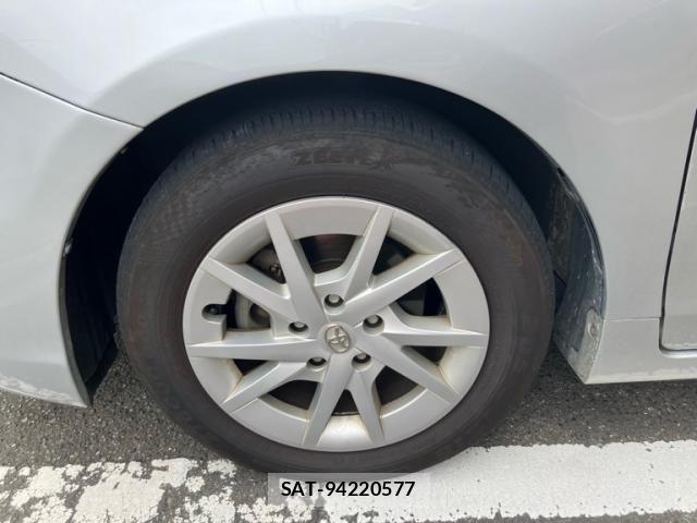 Toyota PRIUS ALPHA 2012-01 8368237-4
