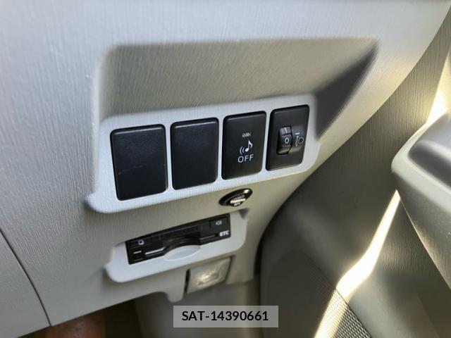 Toyota PRIUS ALPHA 2011-10 8372082-14