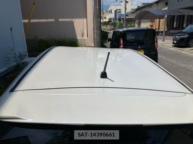 Toyota PRIUS ALPHA 2011-10 8372082-3