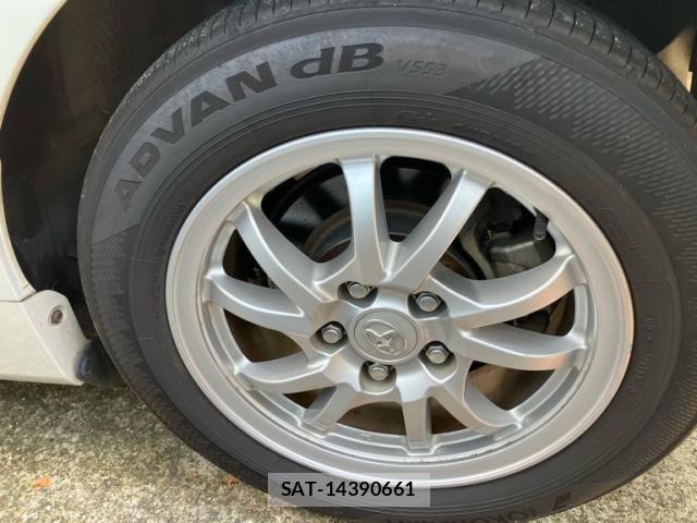 Toyota PRIUS ALPHA 2011-10 8372082-6