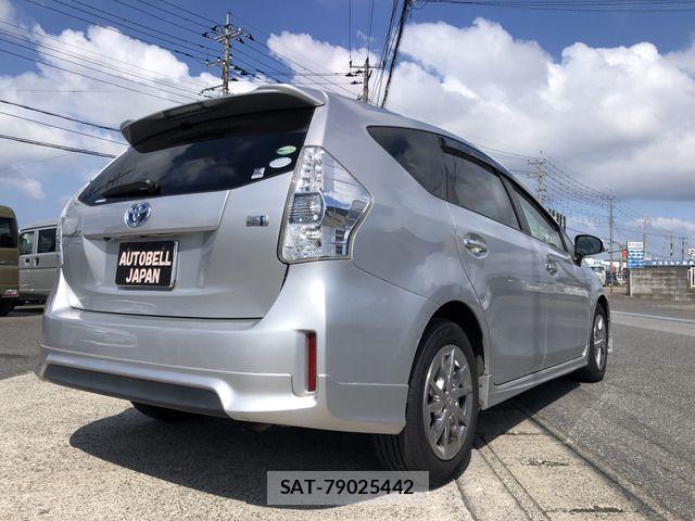 Toyota PRIUS ALPHA 2014-12 8372079-1