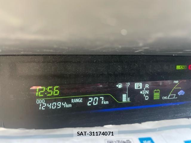 Toyota PRIUS ALPHA 2012-11 8372083-11