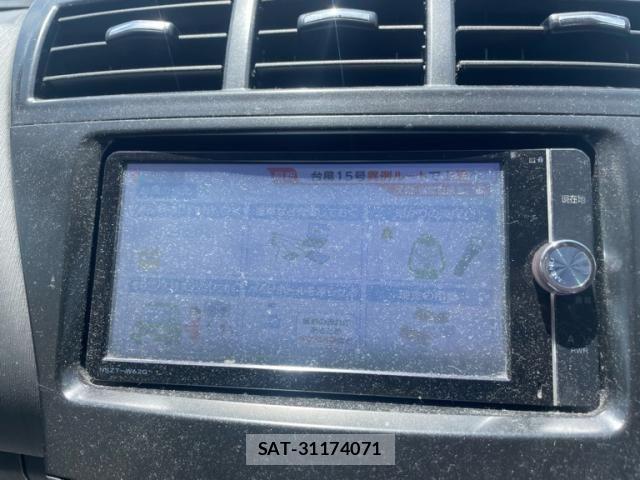 Toyota PRIUS ALPHA 2012-11 8372083-12
