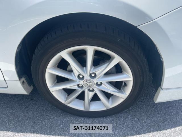 Toyota PRIUS ALPHA 2012-11 8372083-17