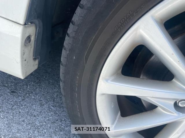 Toyota PRIUS ALPHA 2012-11 8372083-18