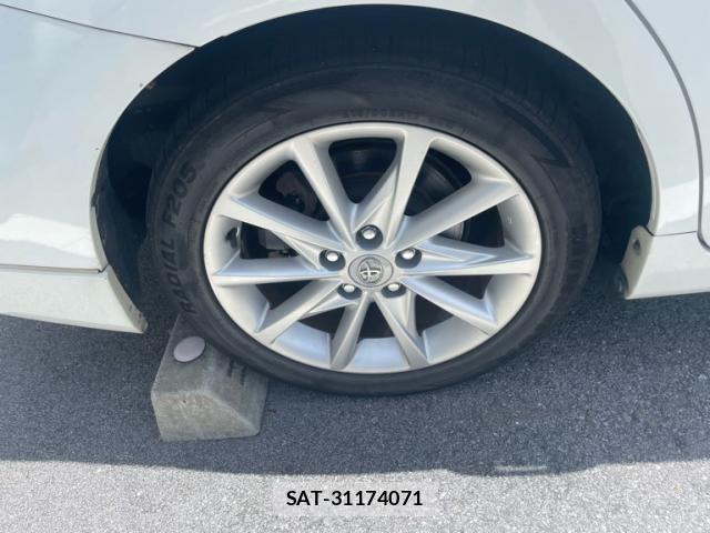 Toyota PRIUS ALPHA 2012-11 8372083-19