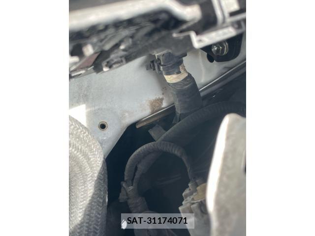 Toyota PRIUS ALPHA 2012-11 8372083-22