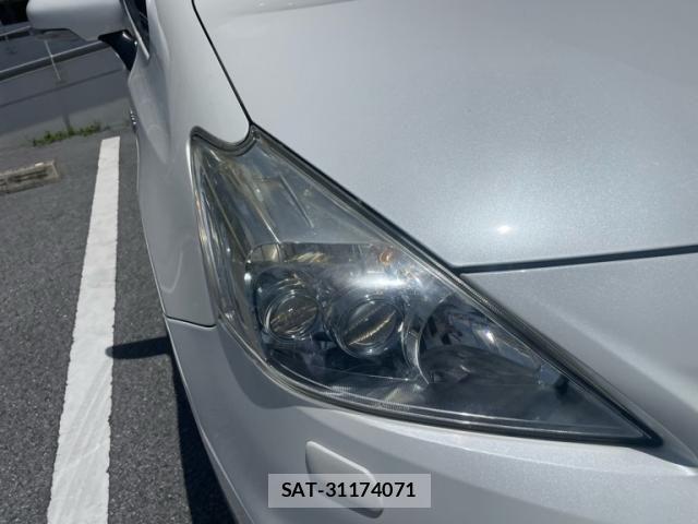 Toyota PRIUS ALPHA 2012-11 8372083-3
