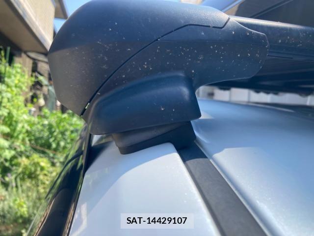 Toyota PRIUS ALPHA 2012-11 8372084-11