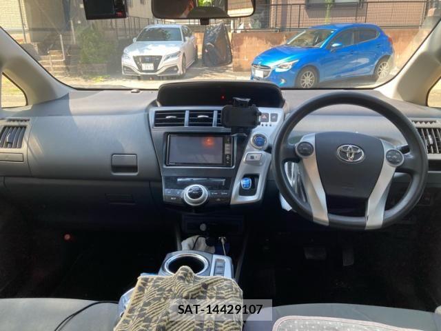 Toyota PRIUS ALPHA 2012-11 8372084-15