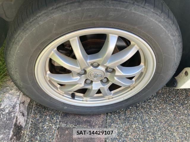 Toyota PRIUS ALPHA 2012-11 8372084-5