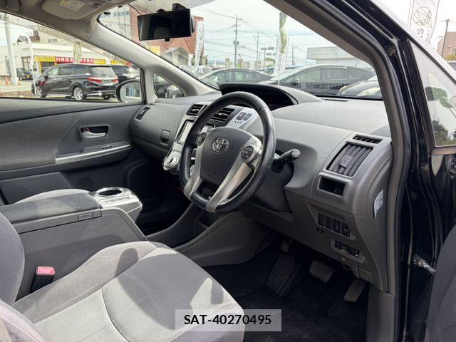 Toyota PRIUS ALPHA 2013-03 8372081-11