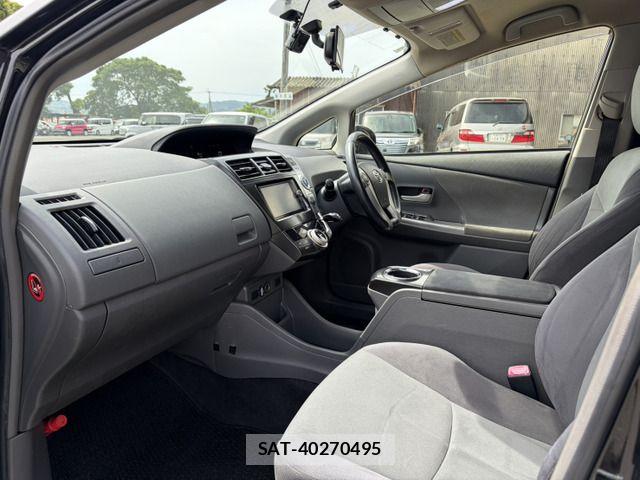 Toyota PRIUS ALPHA 2013-03 8372081-12