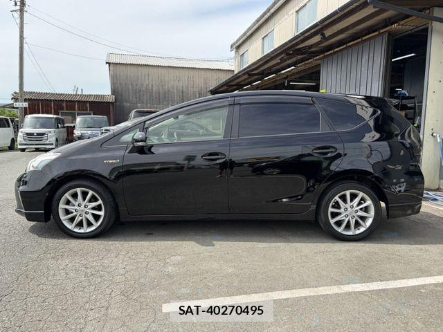 Toyota PRIUS ALPHA 2013-03 8372081-5