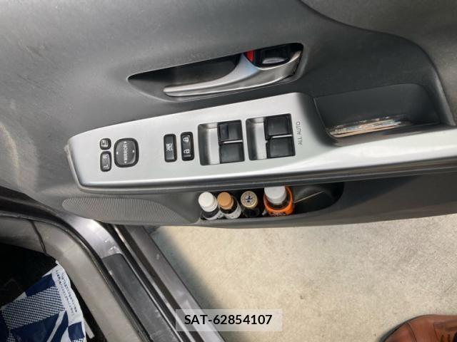 Toyota PRIUS ALPHA 2012-07 8372087-23