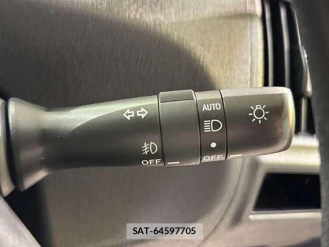 Toyota PRIUS ALPHA 2015-11 8414528-11
