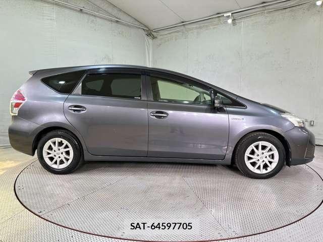 Toyota PRIUS ALPHA 2015-11 8414528-3