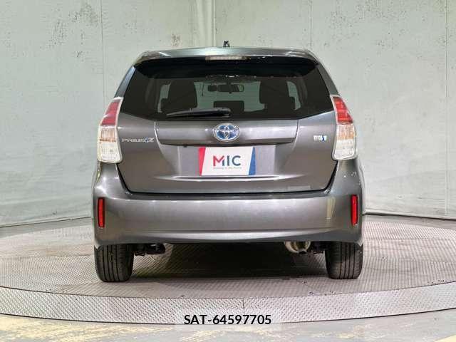 Toyota PRIUS ALPHA 2015-11 8414528-5