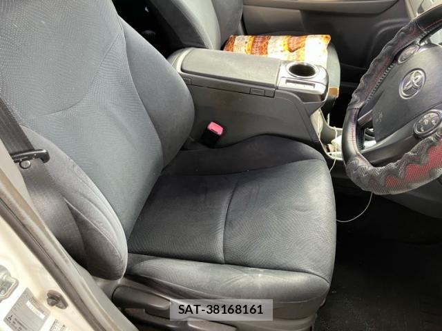 Toyota PRIUS ALPHA 2014-05 8414539-15