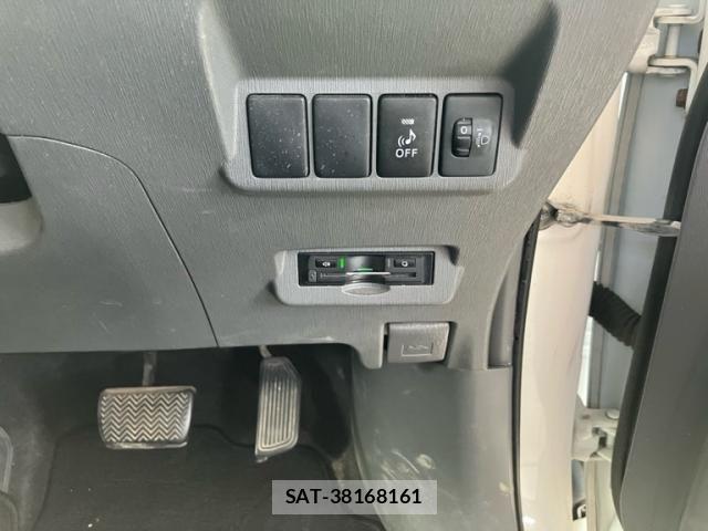 Toyota PRIUS ALPHA 2014-05 8414539-18
