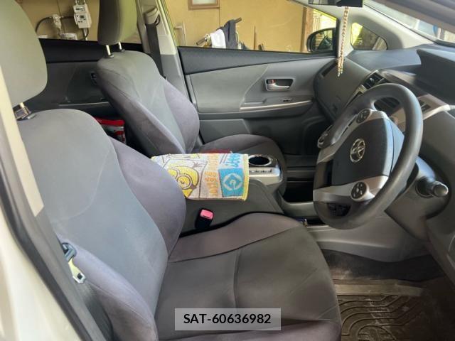 Toyota PRIUS ALPHA 2012-09 8414549-13