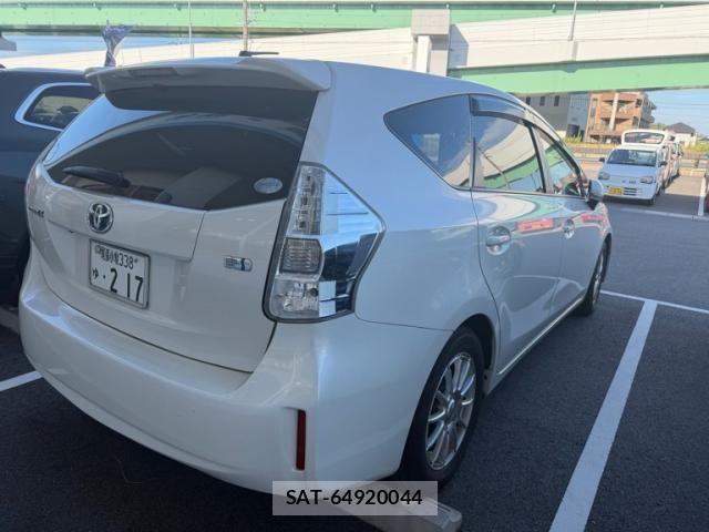 Toyota PRIUS ALPHA 2012-02 8414536-1