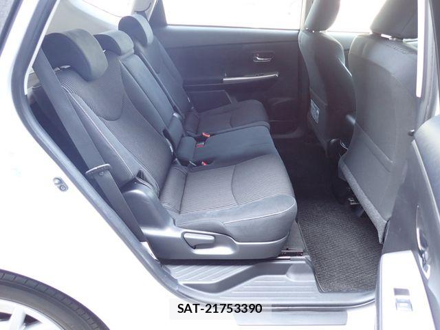 Toyota PRIUS ALPHA 2020-06 8414526-15