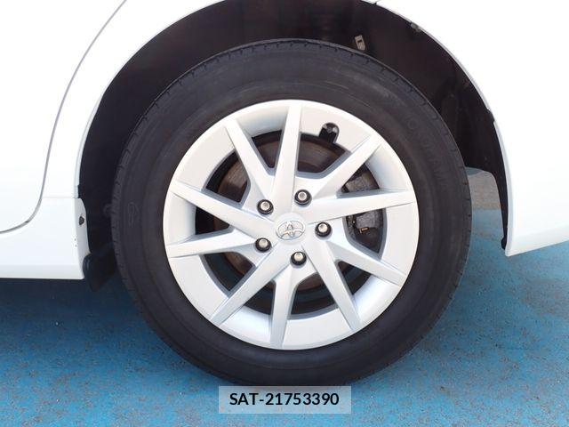 Toyota PRIUS ALPHA 2020-06 8414526-19
