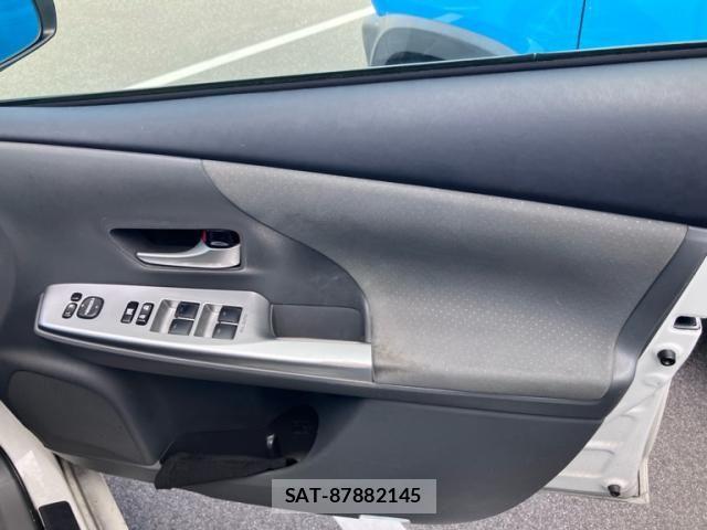 Toyota PRIUS ALPHA 2011-08 8414537-13