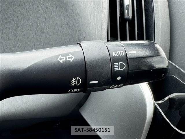 Toyota PRIUS ALPHA 2012-01 8414532-28