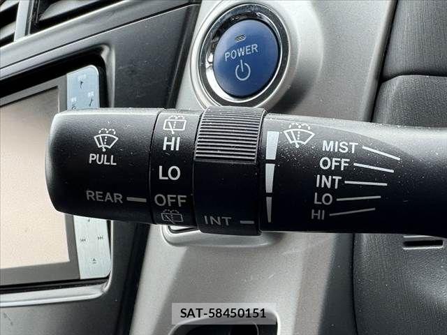 Toyota PRIUS ALPHA 2012-01 8414532-29